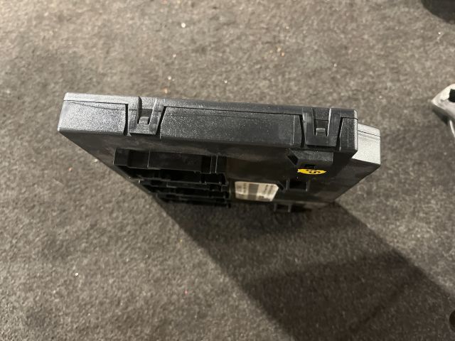 bontott VW GOLF PLUS Biztosítéktábla Utastér