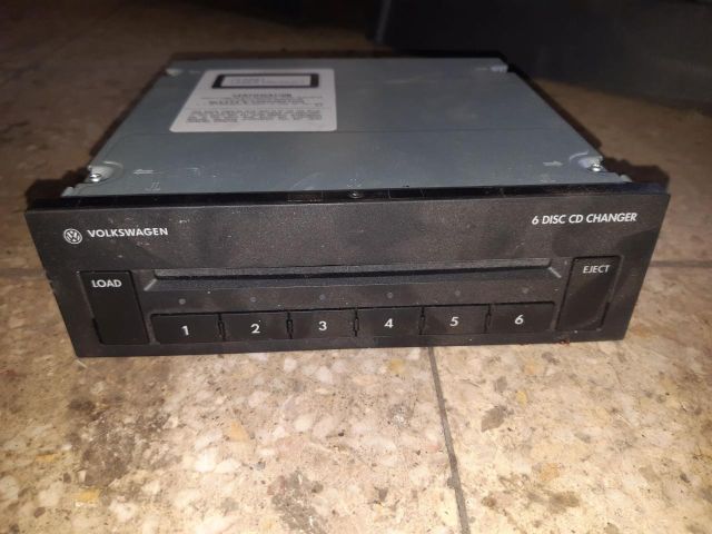 bontott VW GOLF PLUS CD / DVD Tár