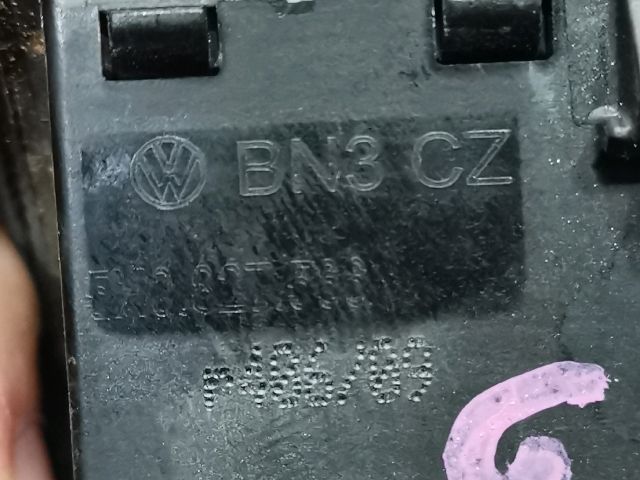 bontott VW GOLF PLUS Csomagtér Nyitó Kar / Gomb