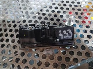 bontott VW GOLF PLUS Csomagtér Nyitó Kar / Gomb