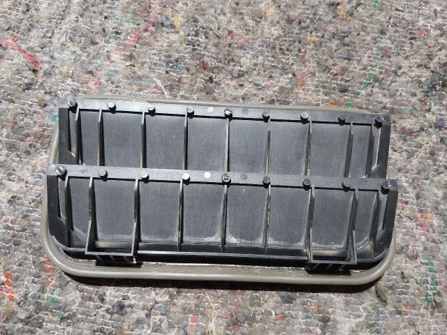 bontott VW GOLF PLUS Csomagtér Szellőző Hátsó