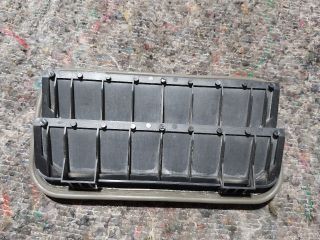 bontott VW GOLF PLUS Csomagtér Szellőző Hátsó