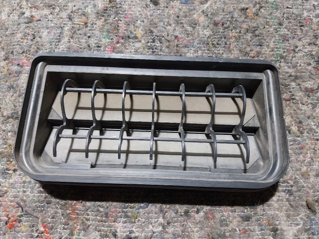 bontott VW GOLF PLUS Csomagtér Szellőző Hátsó