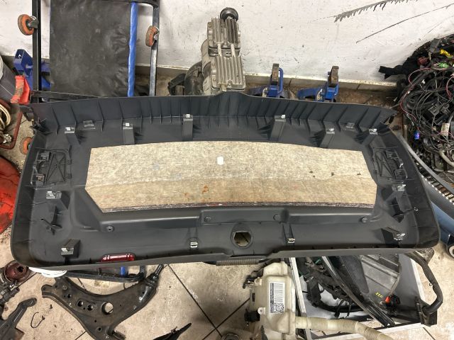 bontott VW GOLF PLUS Csomagtérajtó Kárpit