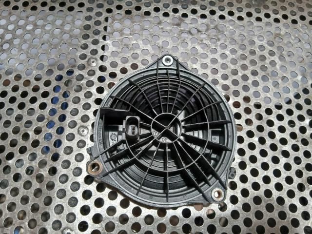 bontott VW GOLF PLUS Csomagtérajtó Kilincs