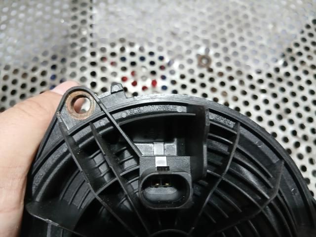 bontott VW GOLF PLUS Csomagtérajtó Kilincs