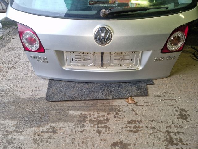 bontott VW GOLF PLUS Csomagtérajtó (Részeivel)