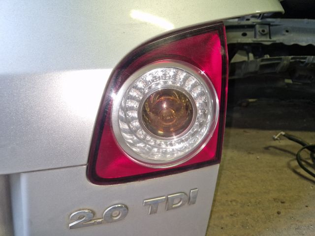 bontott VW GOLF PLUS Csomagtérajtó (Részeivel)