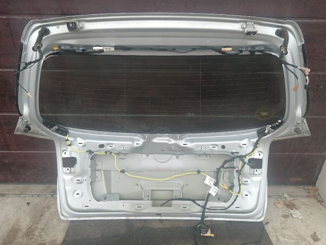 bontott VW GOLF PLUS Csomagtérajtó (Részeivel)