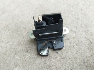 bontott VW GOLF PLUS Csomagtérajtó Zárszerkezet