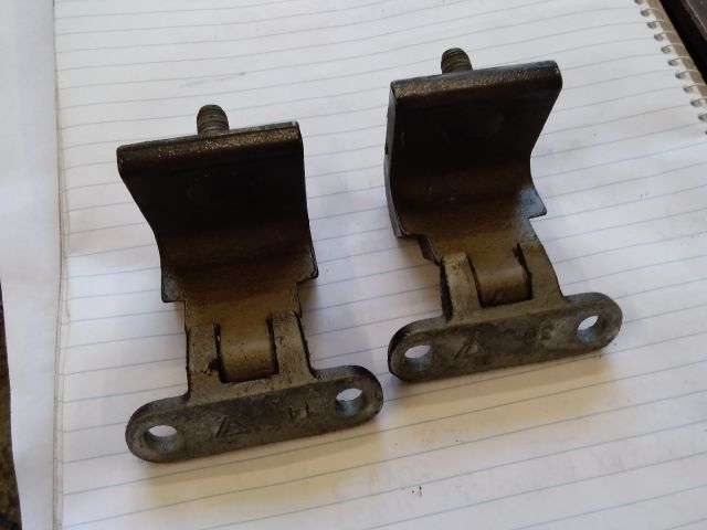 bontott VW GOLF PLUS Csomagtérajtó Zsanér