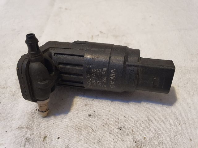 bontott VW GOLF PLUS Első Ablakmosó Szivattyú