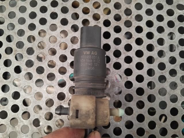 bontott VW GOLF PLUS Első Ablakmosó Szivattyú