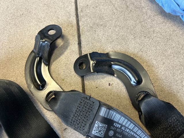 bontott VW GOLF PLUS Első Biztonsági Öv Pár (Feszítővel)