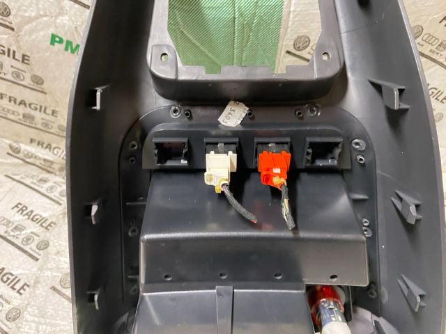 bontott VW GOLF PLUS Első Hamutartó