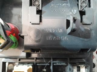 bontott VW GOLF PLUS Első Hamutartó