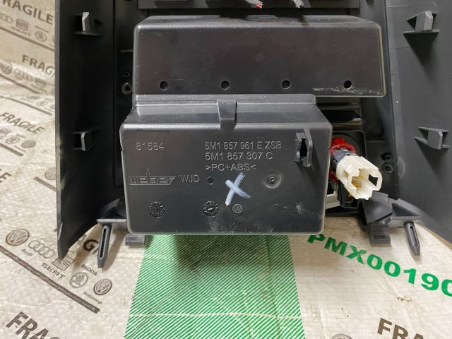 bontott VW GOLF PLUS Első Hamutartó