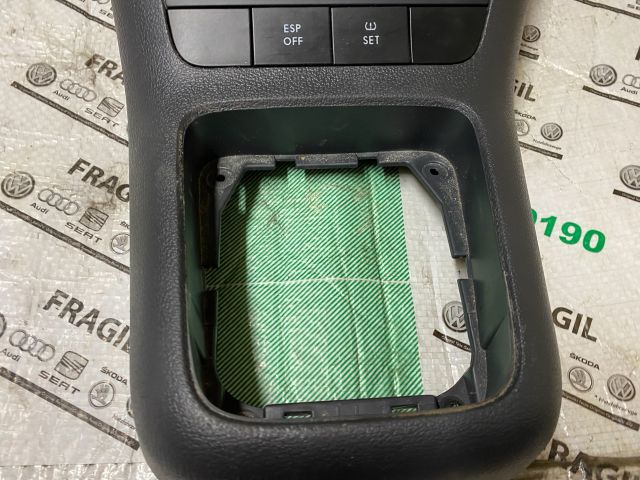 bontott VW GOLF PLUS Első Hamutartó