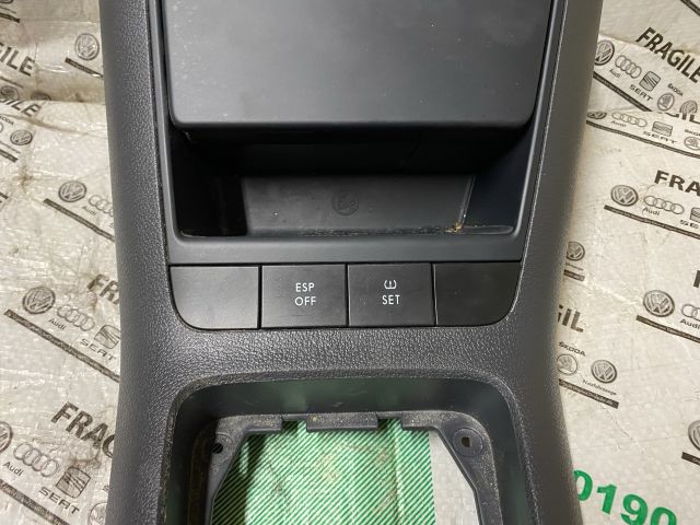 bontott VW GOLF PLUS Első Hamutartó