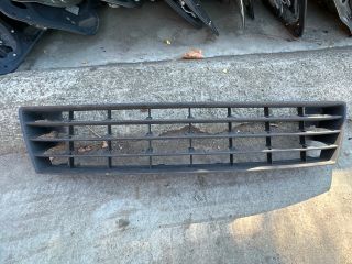 bontott VW GOLF PLUS Első Lökhárító Alsó Középső Díszrács