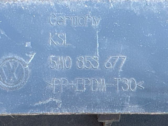 bontott VW GOLF PLUS Első Lökhárító Alsó Középső Díszrács