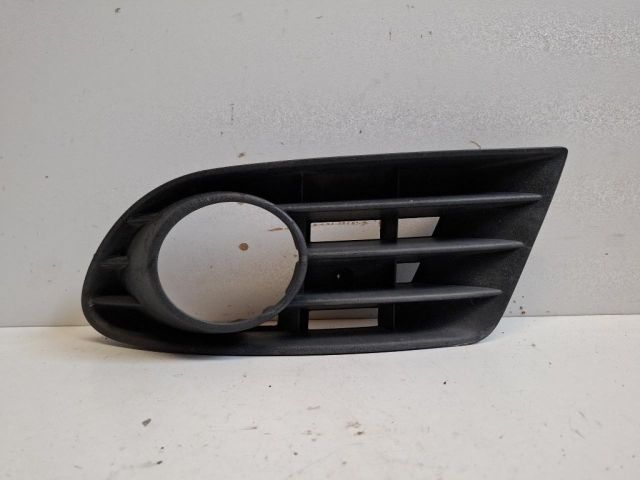 bontott VW GOLF PLUS Első Lökhárító Jobb Díszrács