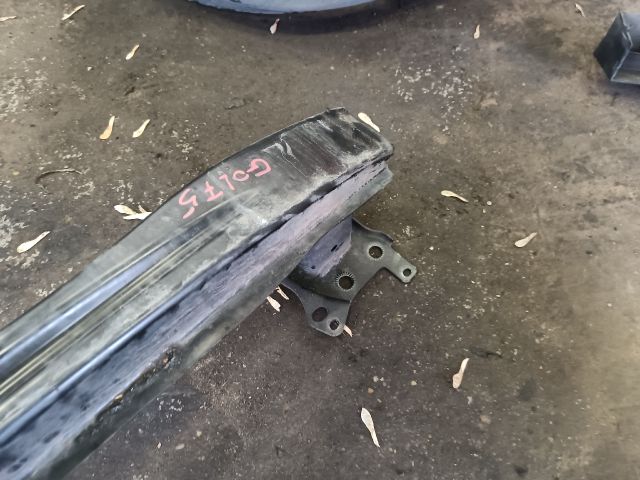 bontott VW GOLF PLUS Első Lökhárító Merevítő (Fém)