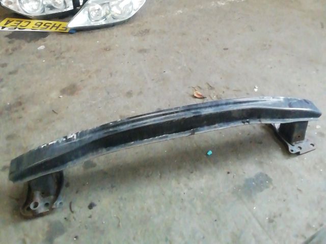 bontott VW GOLF PLUS Első Lökhárító Merevítő (Fém)