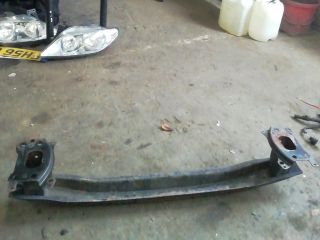 bontott VW GOLF PLUS Első Lökhárító Merevítő (Fém)