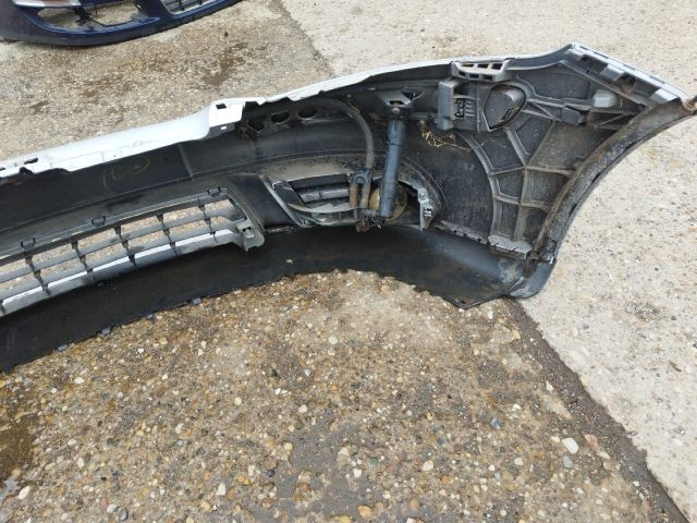 bontott VW GOLF PLUS Első Lökhárító (Részeivel)