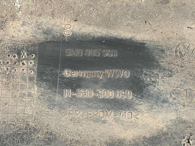 bontott VW GOLF PLUS Első Lökhárító (Üresen)