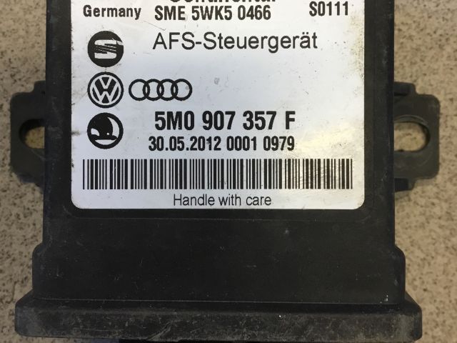 bontott VW GOLF PLUS Fényszóró Elektronika