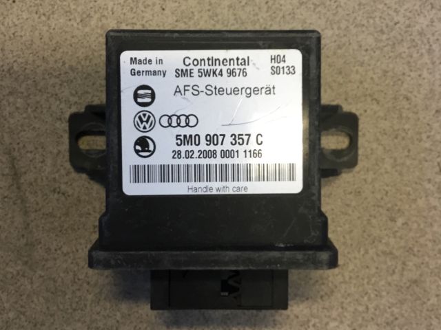 bontott VW GOLF PLUS Fényszóró Elektronika