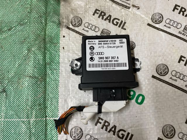 bontott VW GOLF PLUS Fényszóró Elektronika