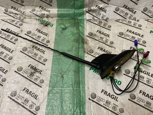 bontott VW GOLF PLUS GPS Antenna