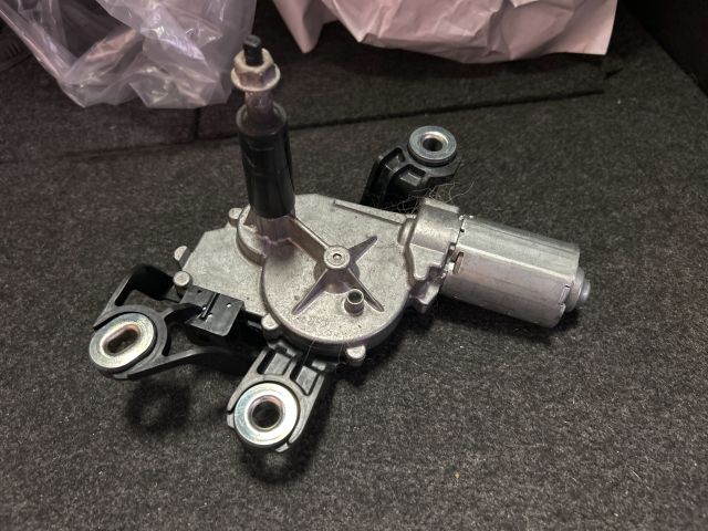 bontott VW GOLF PLUS Hátsó Ablaktörlő Motor