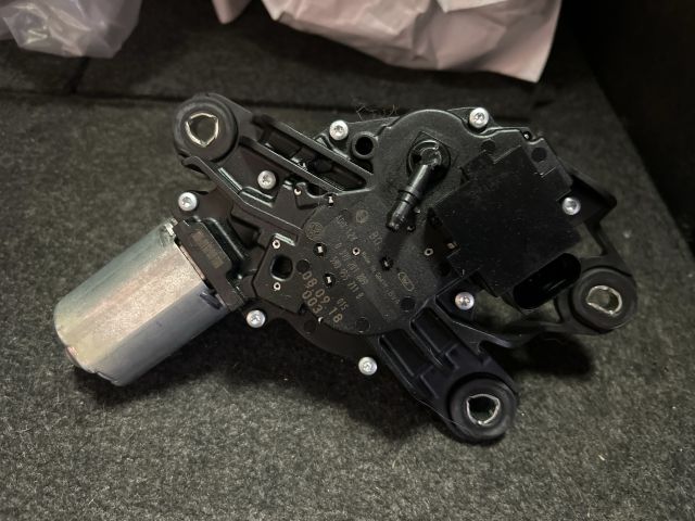 bontott VW GOLF PLUS Hátsó Ablaktörlő Motor