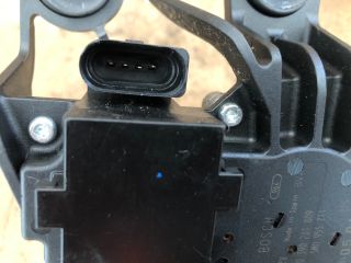 bontott VW GOLF PLUS Hátsó Ablaktörlő Motor