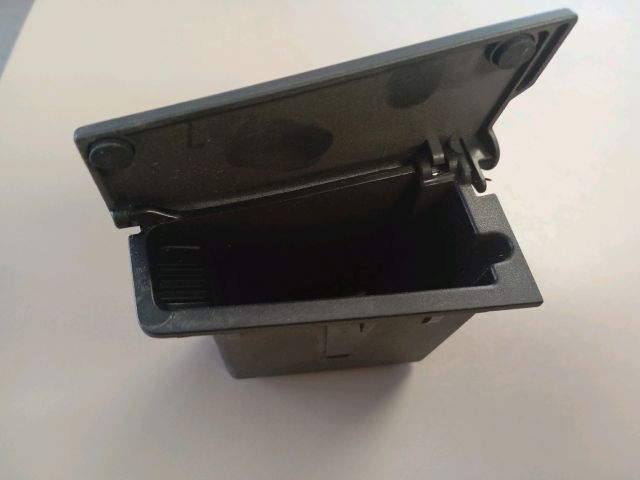 bontott VW GOLF PLUS Hátsó Hamutartó