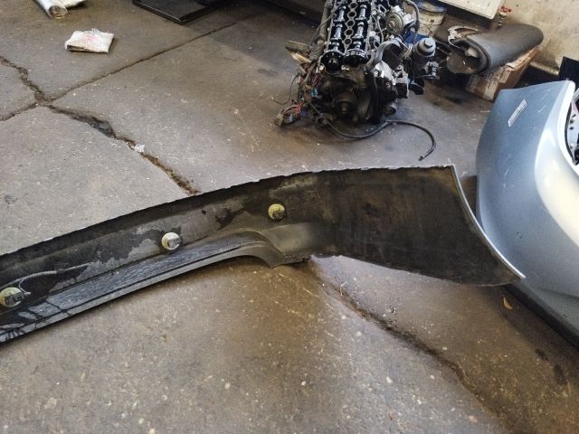 bontott VW GOLF PLUS Hátsó Lökhárító (Részeivel)