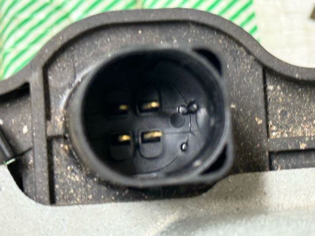 bontott VW GOLF PLUS Hátsó Rendszámtábla Világítás