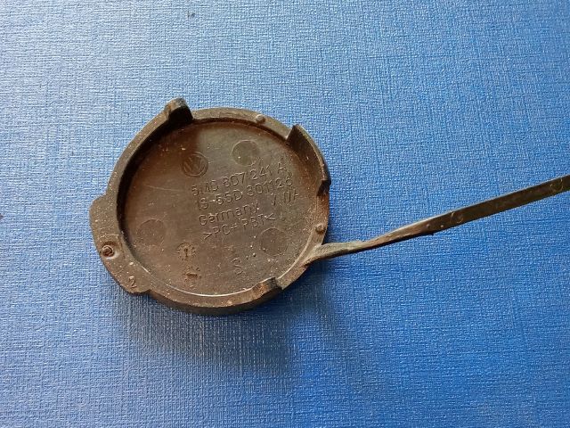 bontott VW GOLF PLUS Hátsó Vonószem Burkolat