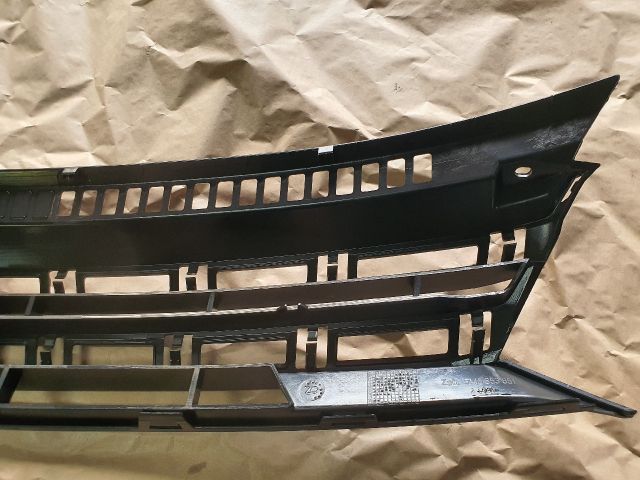 bontott VW GOLF PLUS Hűtőrács