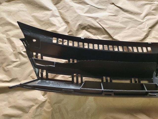 bontott VW GOLF PLUS Hűtőrács