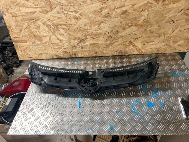 bontott VW GOLF PLUS Hűtőrács