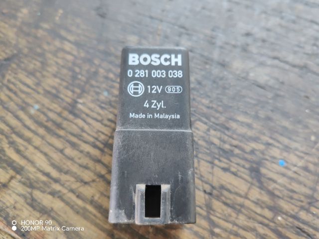 bontott VW GOLF PLUS Izzító Relé