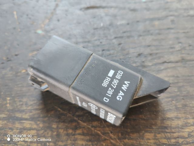 bontott VW GOLF PLUS Izzító Relé