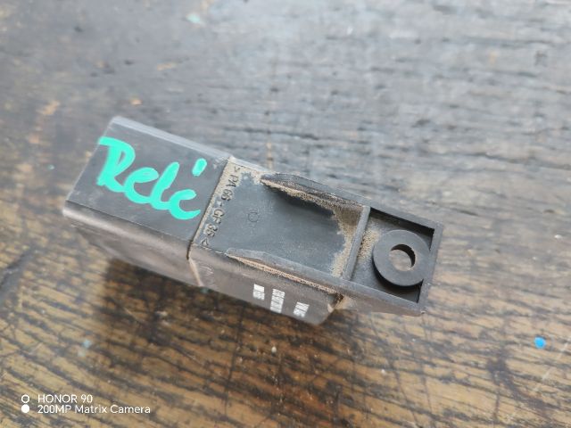 bontott VW GOLF PLUS Izzító Relé