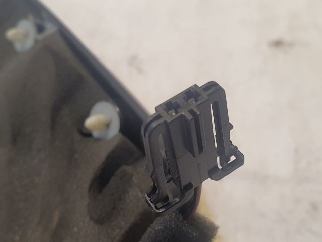 bontott VW GOLF PLUS Jobb A Oszlop Hangszóró Burkolat