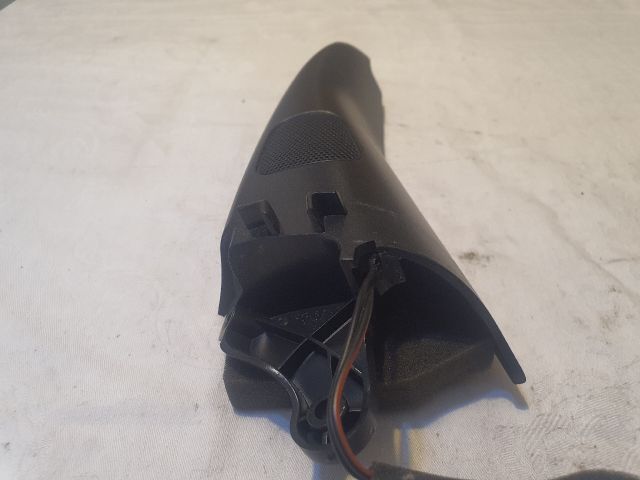 bontott VW GOLF PLUS Jobb A Oszlop Hangszóró Burkolat